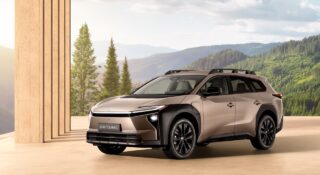 Nowy SUV Toyoty wygląda jak kombi. Nie mów, że byś nie jeździł
