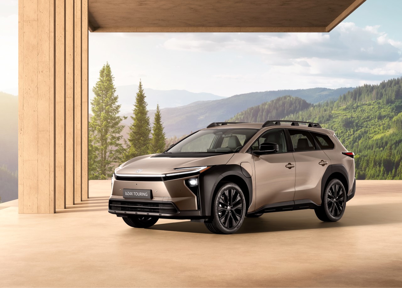 Nowy SUV Toyoty wygląda jak kombi. Nie mów, że byś nie jeździł