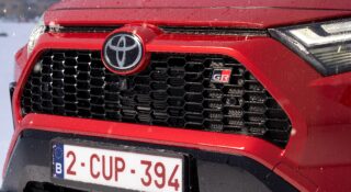 Nowa Toyota RAV4 bez żadnego kamuflażu. Nigdy nie wyglądała tak dobrze