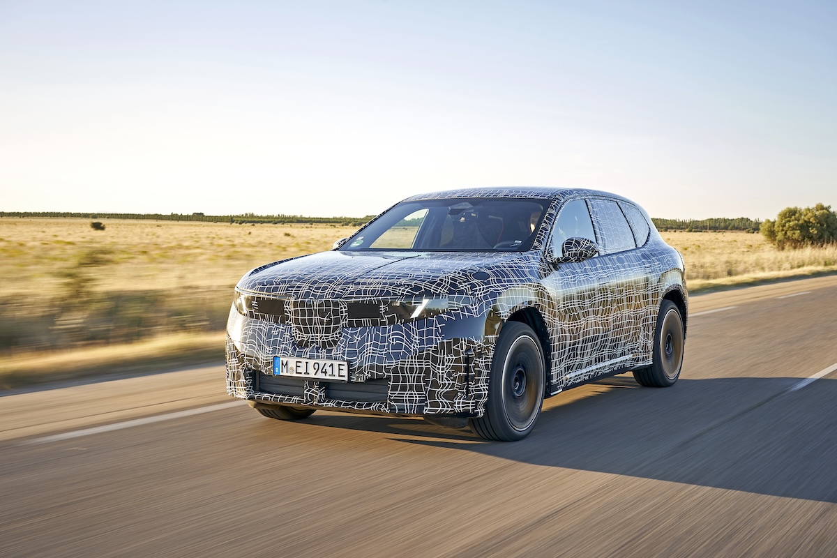 Nowy SUV BMW z rewolucją w środku. Wsiadasz, a tam nie tylko daszka brak