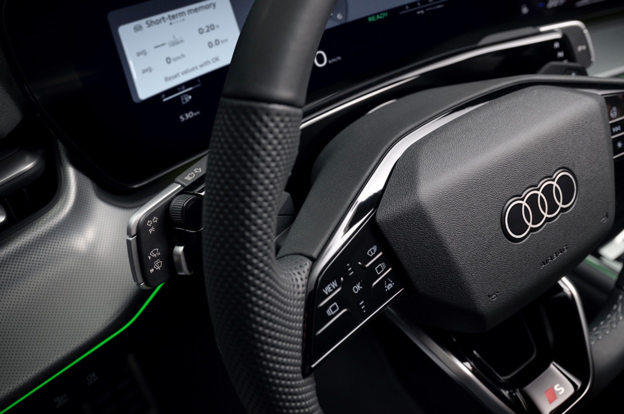 W nowym Q3 Audi puściło lejce. Chyba za mało rozmawiamy o przełącznikach przy kierownicy