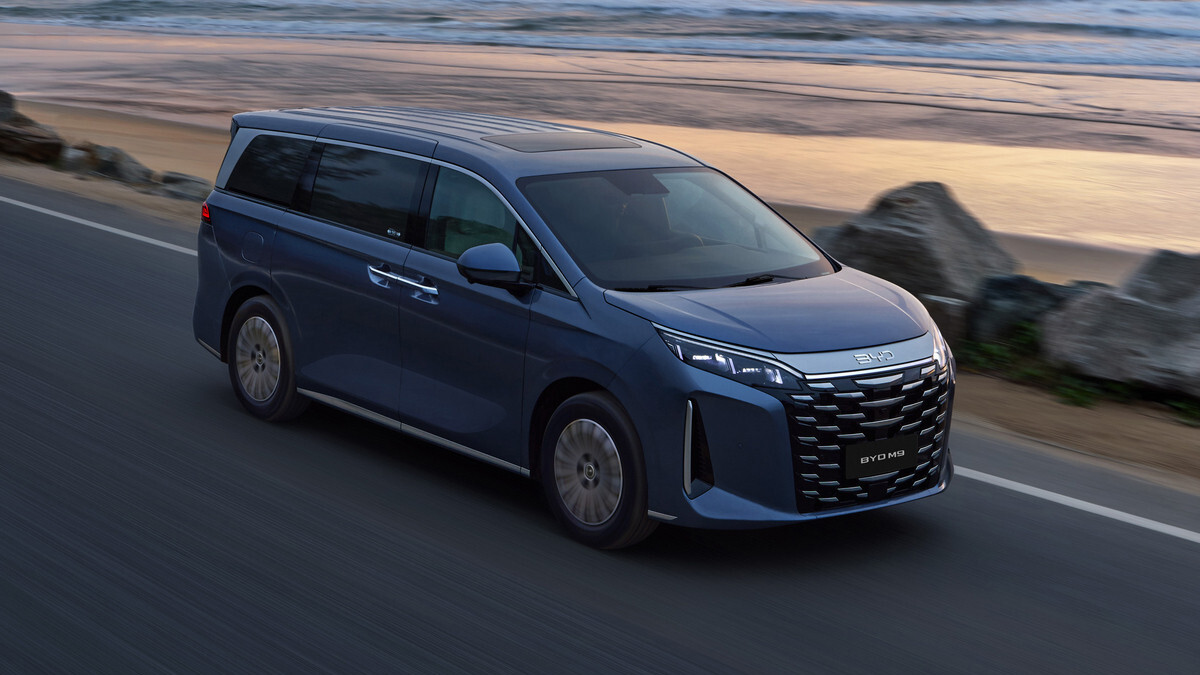 BYD M9