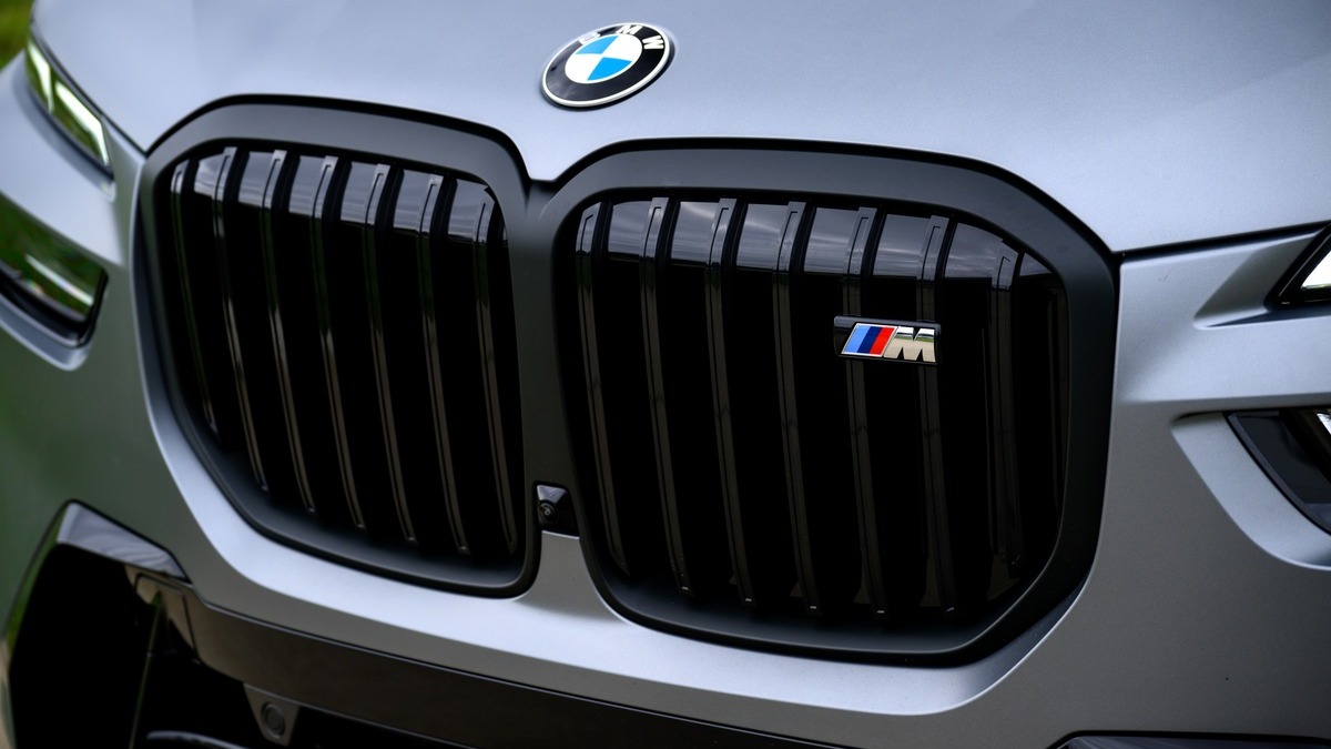 Pierwsze zdjęcia nowego największego SUV-a BMW. Bawarczycy nie mają litości