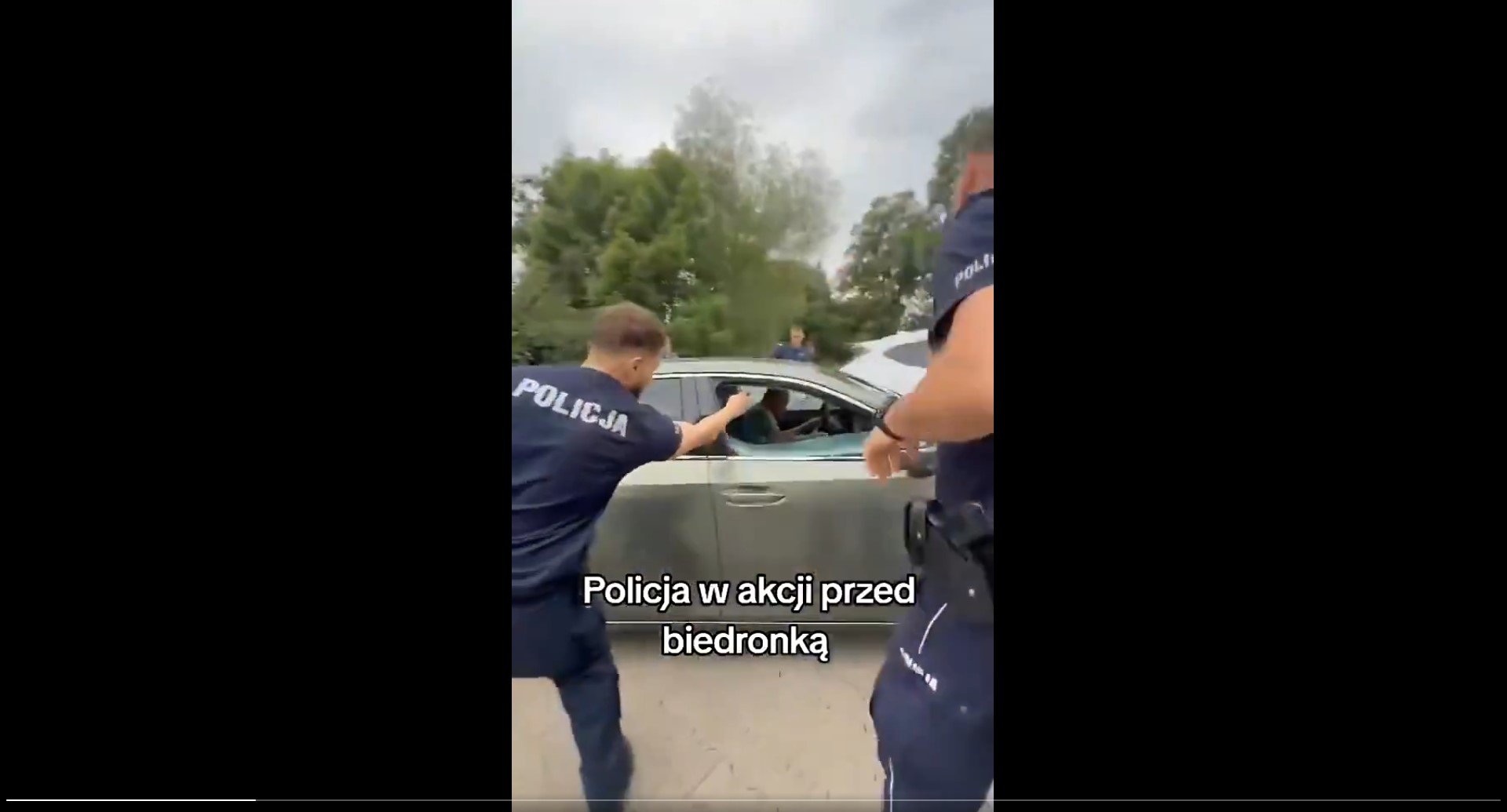 Brawurowa interwencja policji. Straty: zastrzelona opona i ranny policjant