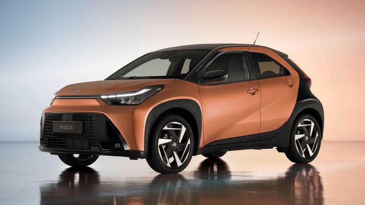 Toyota zrobiła malutkie hybrydziątko. Już nie musisz zmieniać biegów w Aygo X
