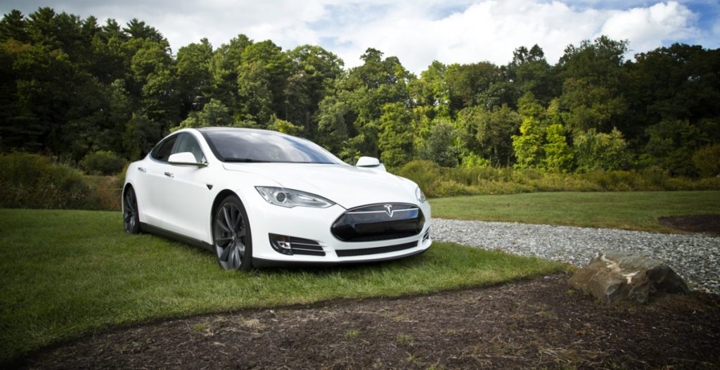 Czy Tesla odpowiada za śmierć podczas jazdy z Autopilotem?