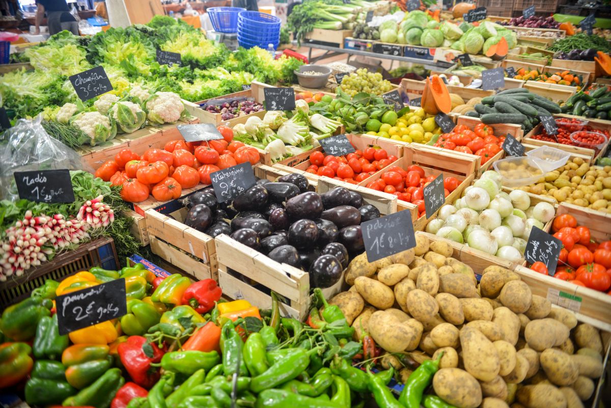 Ustawa o przeciwdziałaniu marnowaniu żywności – markety rozdadzą ją potrzebującym