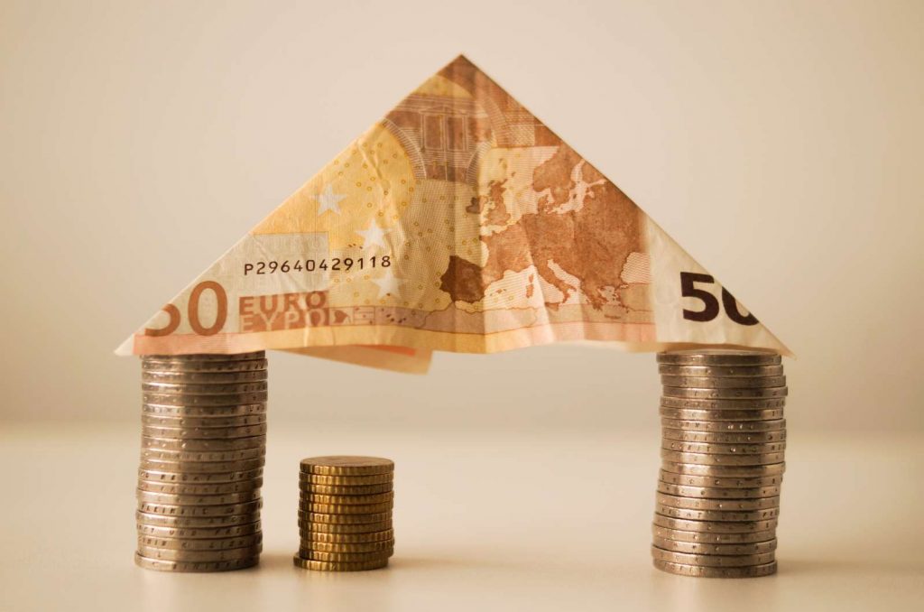 Poseł PiS obiecuje: zarobki Polaków błyskawicznie wzrosną o 30%. Wyższa pensja jest na wyciągnięcie ręki?