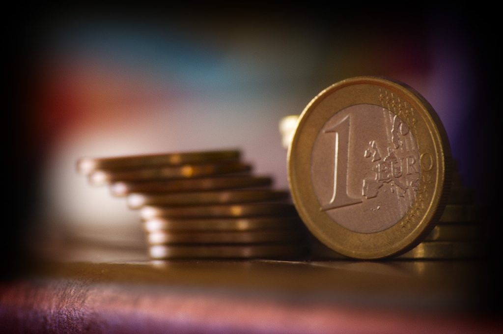 Niemcy sprzedają banknoty z Marksem o nominale 0 euro za 3 euro. Idą jak woda