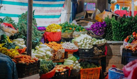 Poseł PiS chce, aby markety miały obowiązek kupowania 40% sprzedawanej żywności od rolników z powiatu