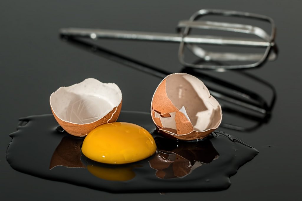 Czy słowo „jajco” jest wulgarne? BGŻ BNP Paribas musi się tłumaczyć za reklamę