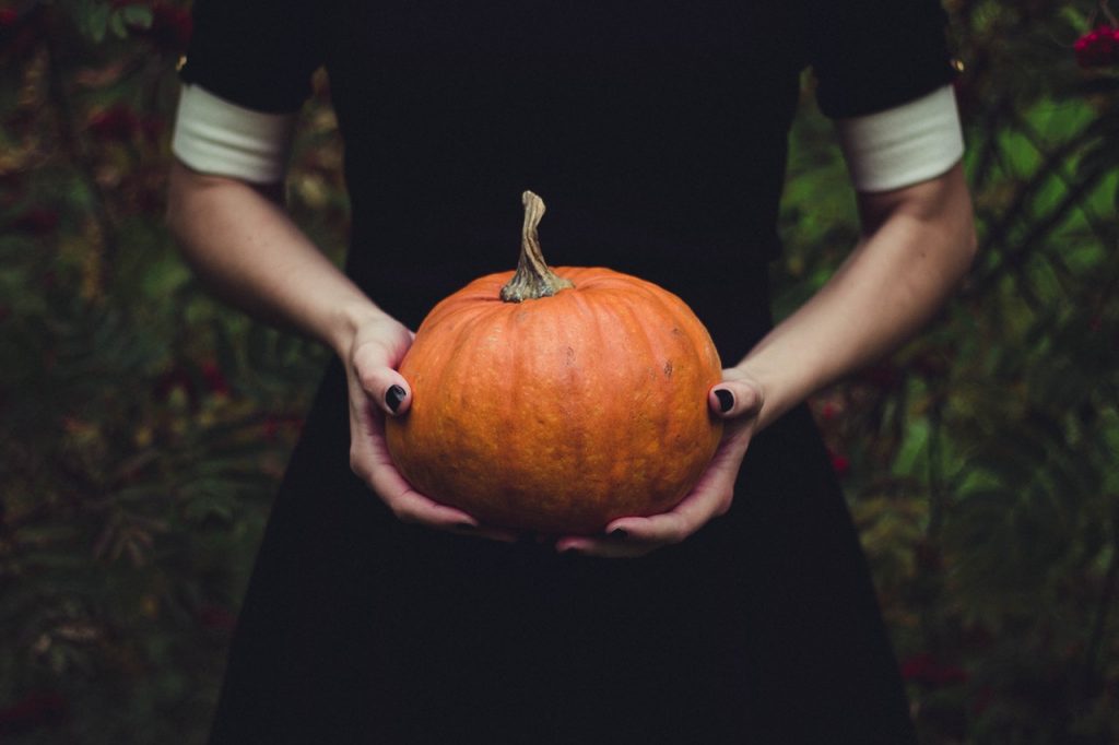 „Halloween nie jest polską tradycją”, mówią niektórzy. Tymczasem jest nam bliższa niż Wszystkich Świętych