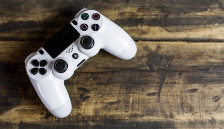 Legalność subskrypcji PlayStation Plus, Xbox Live Gold i Nintendo Switch Online stoi pod znakiem zapytania