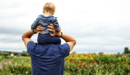 Czy polscy ojcowie będą teraz MUSIELI przechodzić na urlop rodzicielski?
