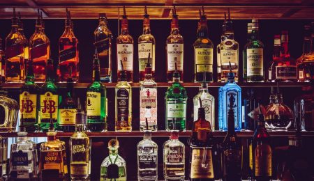 Państwowa Agencja Rozwiązywania Problemów Alkoholowych myślała, że droższy alkohol wyleczy alkoholika z alkoholizmu