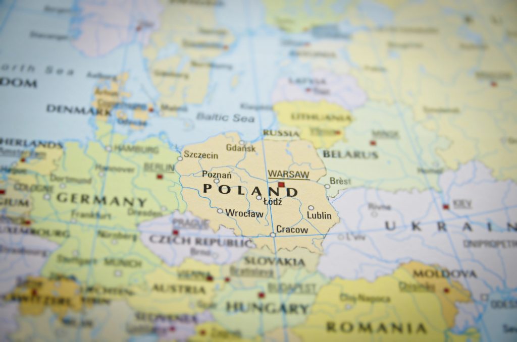Premier Mateusz Morawiecki pisze list do Netflixa w sprawie serialu – użyta w nim mapa sugeruje, że obozy zagłady był polskie