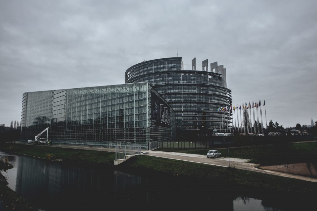 Komisja Europejska chce zawieszenia Izby Dyscyplinarnej Sądu Najwyższego przez TSUE