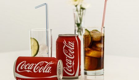 Coca-Cola stawia sprawę jasno – jeśli podatek cukrowy wejdzie w życie, ceny mogą wzrosnąć nawet o połowę