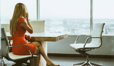 5 rzeczy, do których może zmusić cię twój pracodawca – niektóre z nich wciąż budzą oburzenie