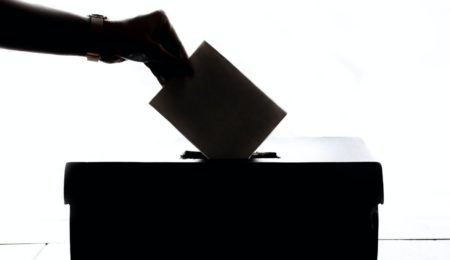 Zmiany w prawie wyborczym. Państwowa Komisja Wyborcza chce wiedzieć skąd partie mają pieniądze