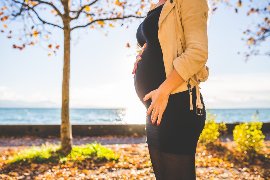 Pracowniczy poradnik przyszłej mamy. Kobieta w ciąży może liczyć na określone przywileje w pracy