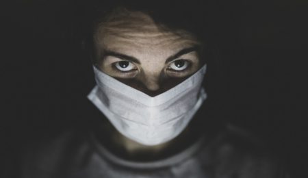 Rząd zakłada, że pracownik na chorobowym jest oszustem i cwaniakiem