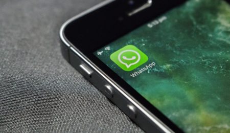 Zmiana regulaminu WhatsApp wchodzi w życie 15 maja. Użytkownicy powinni ją do tego czasu zaakceptować
