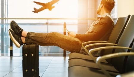 Linie lotnicze mogą sprzedać więcej biletów niż miejsc w samolocie. Overbooking jest zgodny z prawem