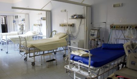 Marszałek Senatu zaleca zmniejszenie liczby szpitali w Polsce do 130. Co mogłoby pójść nie tak?