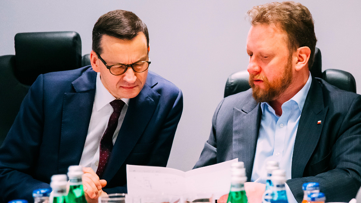 Ścisła kwarantanna. Rząd każe zostać Polakom w domach, gospodarka zatrzymuje się prawie do zera