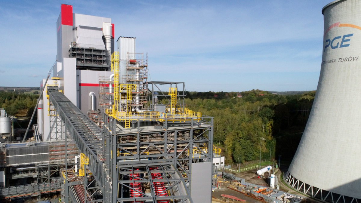 Spółki energetyczne. Ogromna strata PGE to początek armagedonu w polskiej energetyce?
