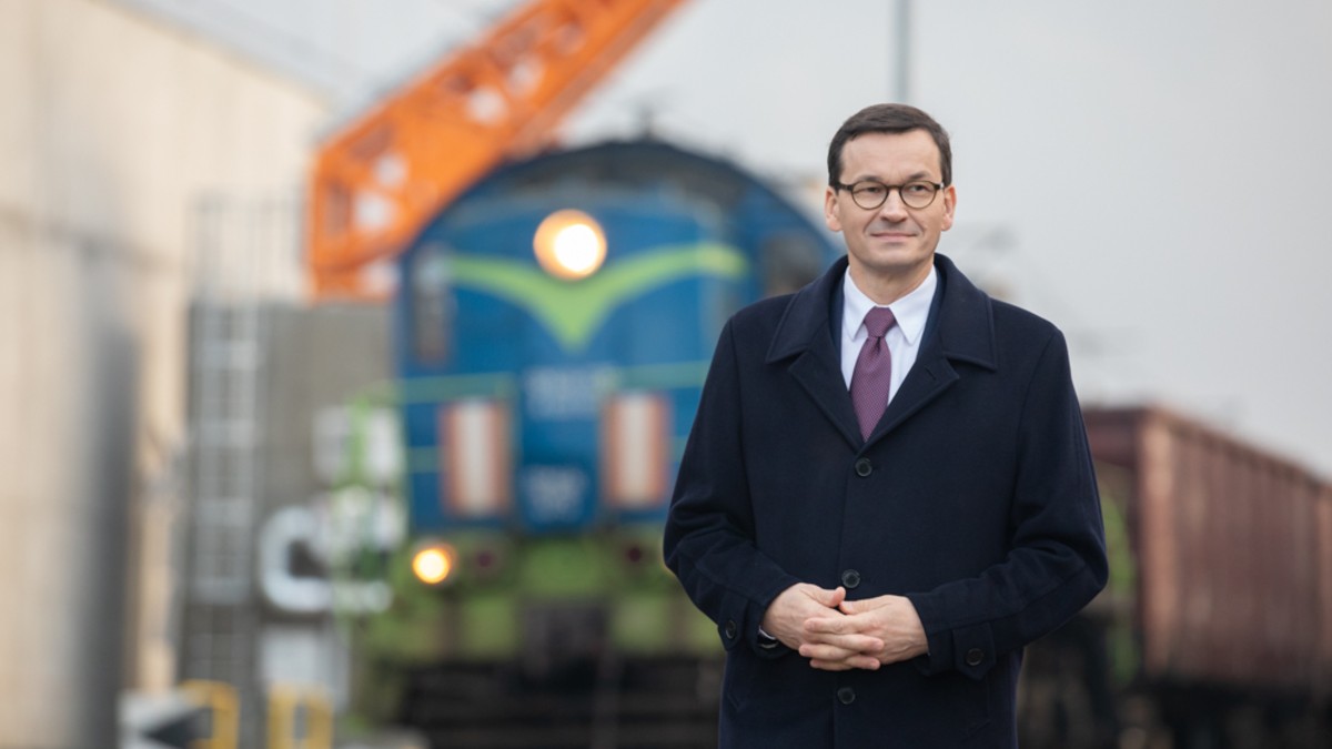 Polska otwiera granice, znosi obowiązkową kwarantannę i wznawia loty międzynarodowe