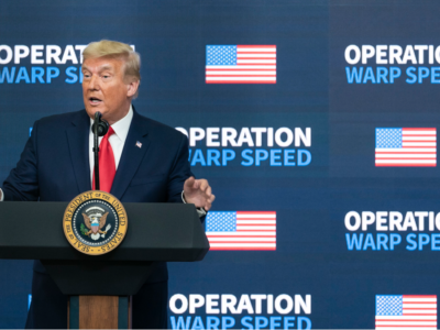 Tarcza antycovidowa w USA. Donald Trump w koncu podpisał wartą 2,3 bln dol. ustawę
