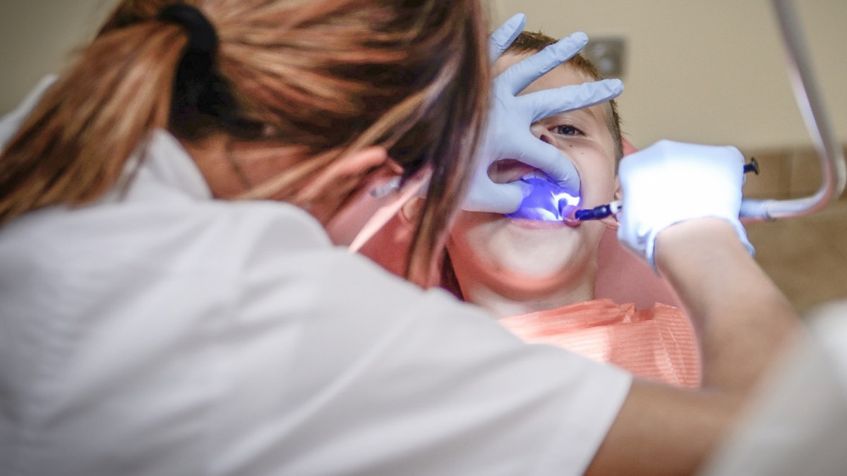 usługi-dentystyczne-pandemia