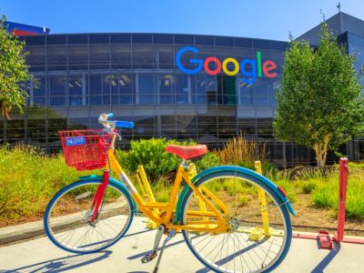 Praca w Google. Pracujesz z domu, zarobisz mniej
