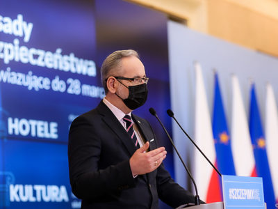 Koronawirus w Polsce. Niedzielski: przekroczyliśmy barierę czwartej fali