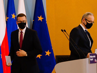Koronawirus w Polsce. Nie mamy lockdownu, więc mamy prawie tysiąc zgonów