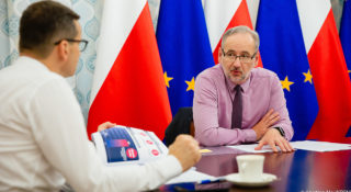 Co z lockdownem i nauką zdalną? Padły jasne deklaracje ze strony rządu. I bardzo ryzykowne