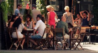 Czwarta fala COVID-19. Rozwój epidemii przybrał na Zachodzie zupełnie nieoczekiwany kierunek