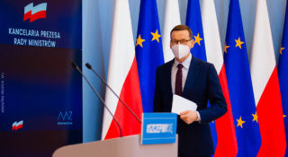 Nowe obostrzenia. Rząd szykuje nowe rozporządzenie i ustawę o przywilejach dla zaszczepionych