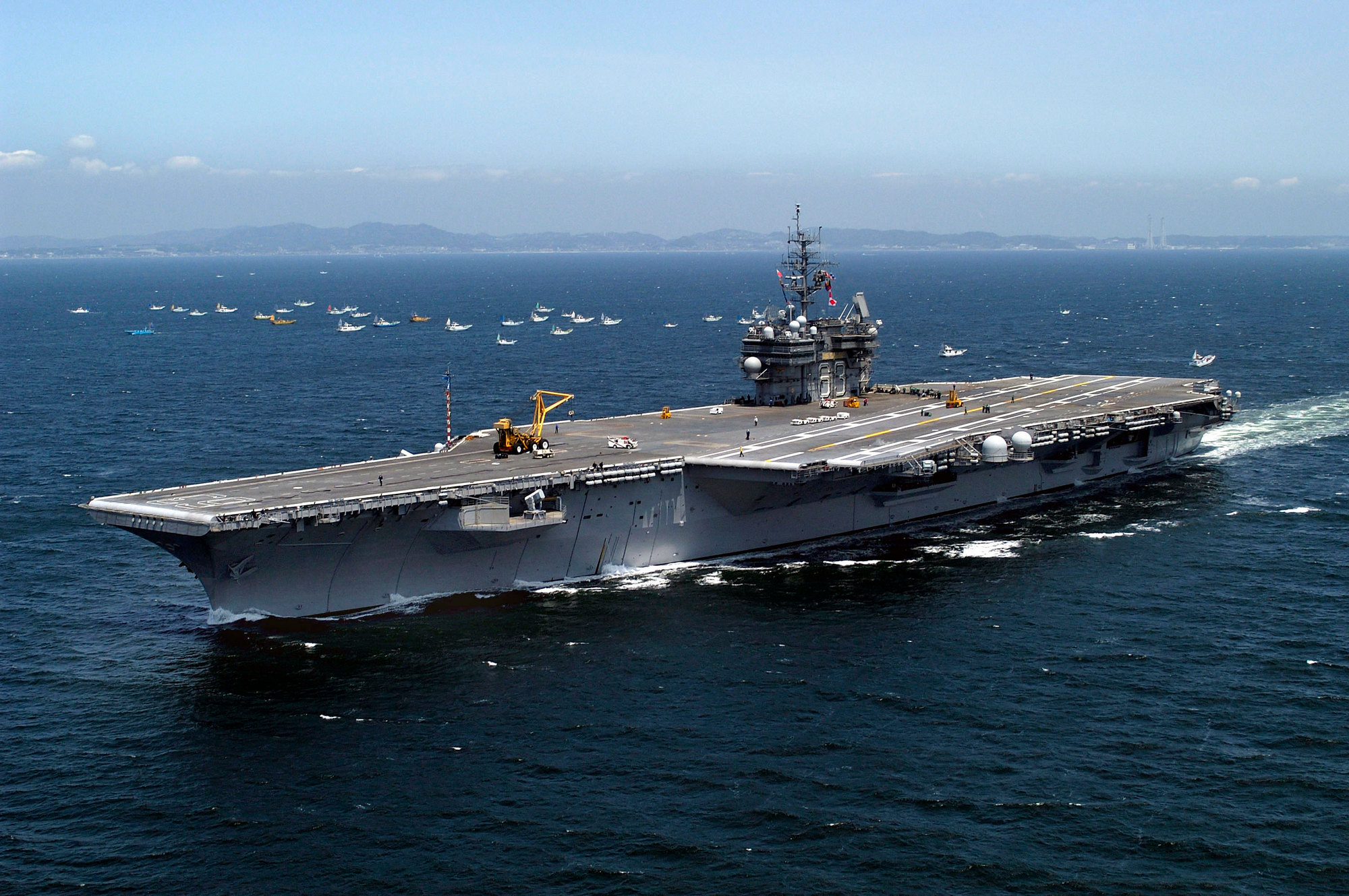 Uzbrojenie. US Navy sprzedała lotniskowce po cencie za sztukę