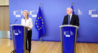 Wojna w Ukrainie. Unia Europejska uderza w Rosję sankcjami i zaprasza Ukrainę do UE