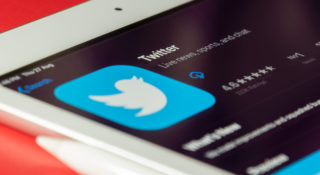 Elon Musk zainwestował w Twittera. Kurs akcji spółki eksplodował