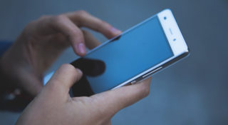 Macie wrażenie, że konkursy SMS w TV to naciągactwo? Polsat właśnie dostał zarzuty za jeden z nich
