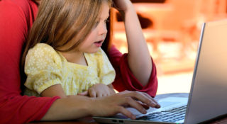 Rząd ma problem z work-life balance. Wciąż nie wdrożył unijnych przepisów, bo to skomplikowane