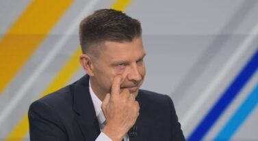 Ryszard Petru krytycznie o nowym podatku. Polityk pokazał wymowny gest