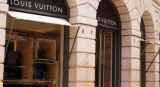 Louis Vuitton ma potężne problemy w USA. Firmy uciekające przed cłem też to czeka