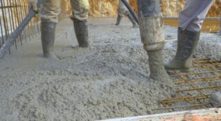Polskie cementownie pogrążają się w kryzysie. Produkcja spada, import z Ukrainy