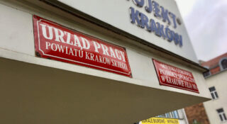 Minimalna płaca wzrośnie o grosze. Rząd tłumaczy się przepisami
