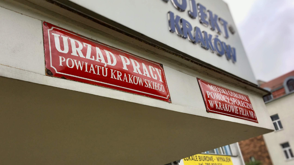 Minimalna płaca wzrośnie o grosze. Rząd tłumaczy się przepisami